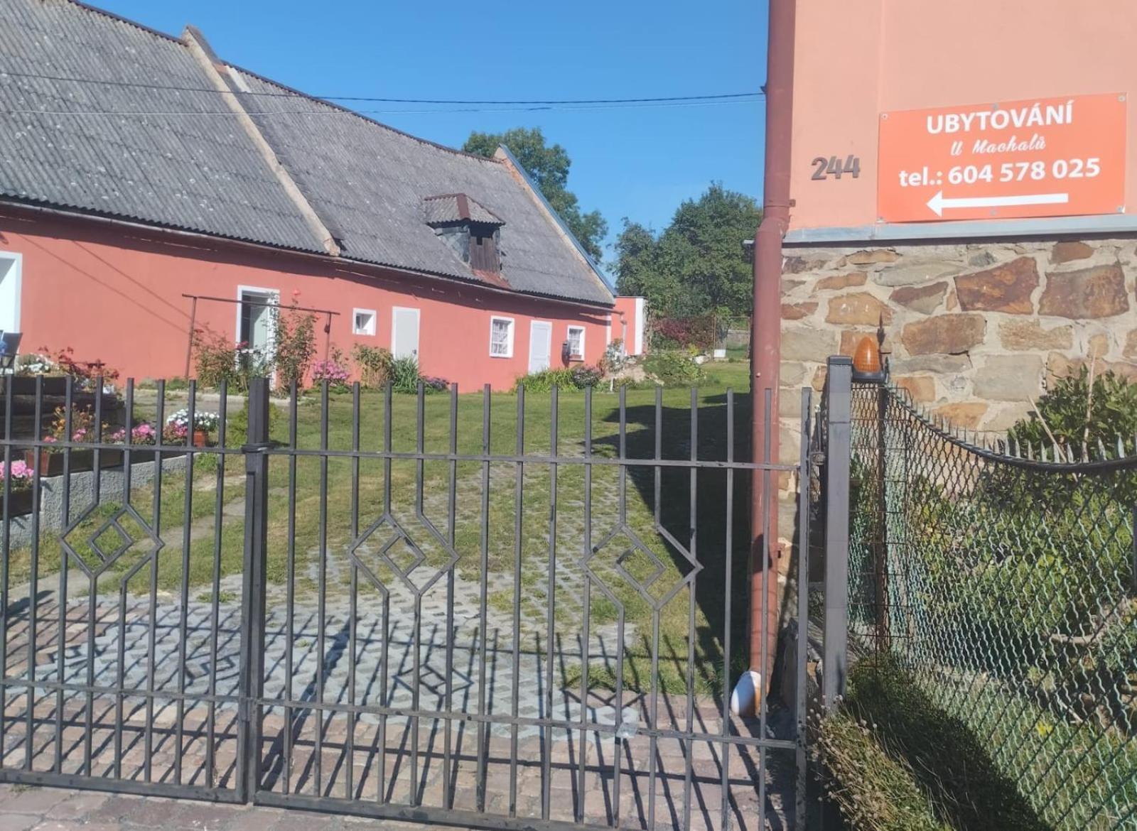 Ubytovani U Machalu Villa Leskovec Nad Moravici Buitenkant foto